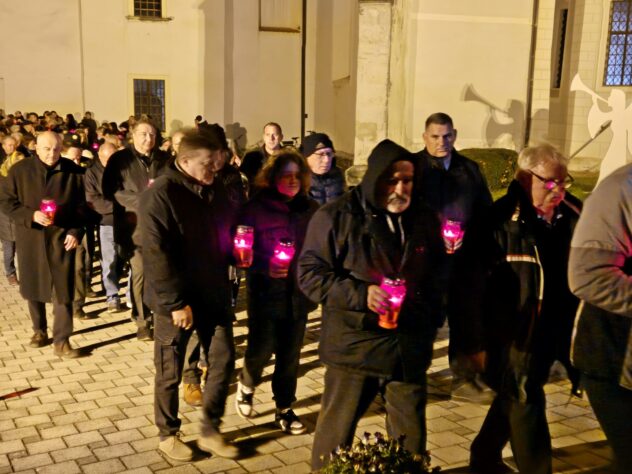 DAN SJEĆANJA Gradonačelnik Škvarić: U Našim Mislima I Srcima Zauvijek Moramo Sačuvati Sjećanje Na One Koji Su Na Oltar Domovine Položili Najvrjednije što Su Imali, Svoje živote