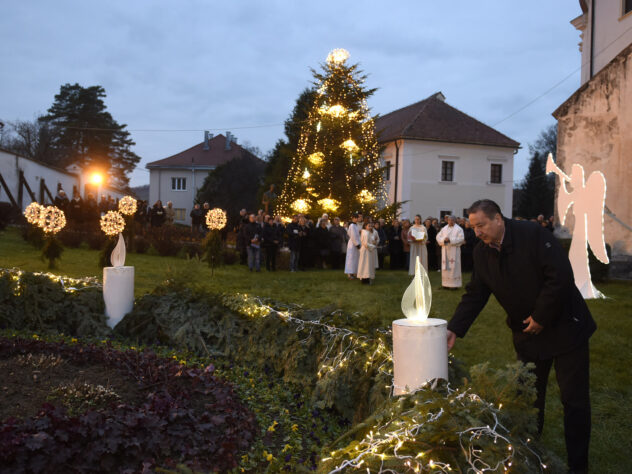 I U Lepoglavi Svečano Upaljena Prva Adventska Svijeća